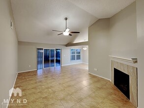 2030 Shadow Pine Dr in Brandon, FL - Building Photo - Building Photo