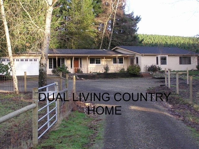 7588 Heckart Ln SE in Salem, OR - Building Photo