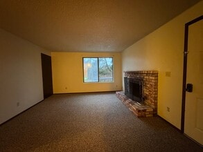 3040 L K Wood Blvd in Arcata, CA - Building Photo - Building Photo