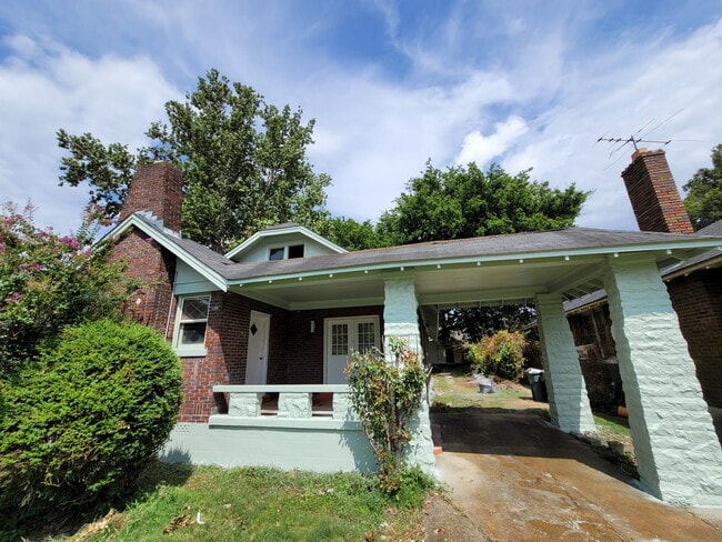 property at 910 N Evergreen St