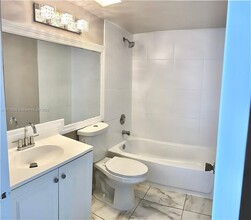 4654 NW 97th Pl in Doral, FL - Building Photo - Building Photo