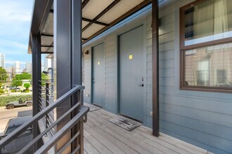 99 Waller St in Austin, TX - Building Photo - Building Photo