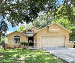 7284 Pebble Pass Loop in Lakeland, FL - Building Photo