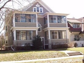 1032 Portland Ave, Unit 03 in St. Paul, MN - Building Photo