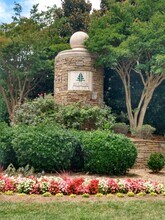 2036 Mountain Park Dr in Charlotte, NC - Building Photo - Building Photo