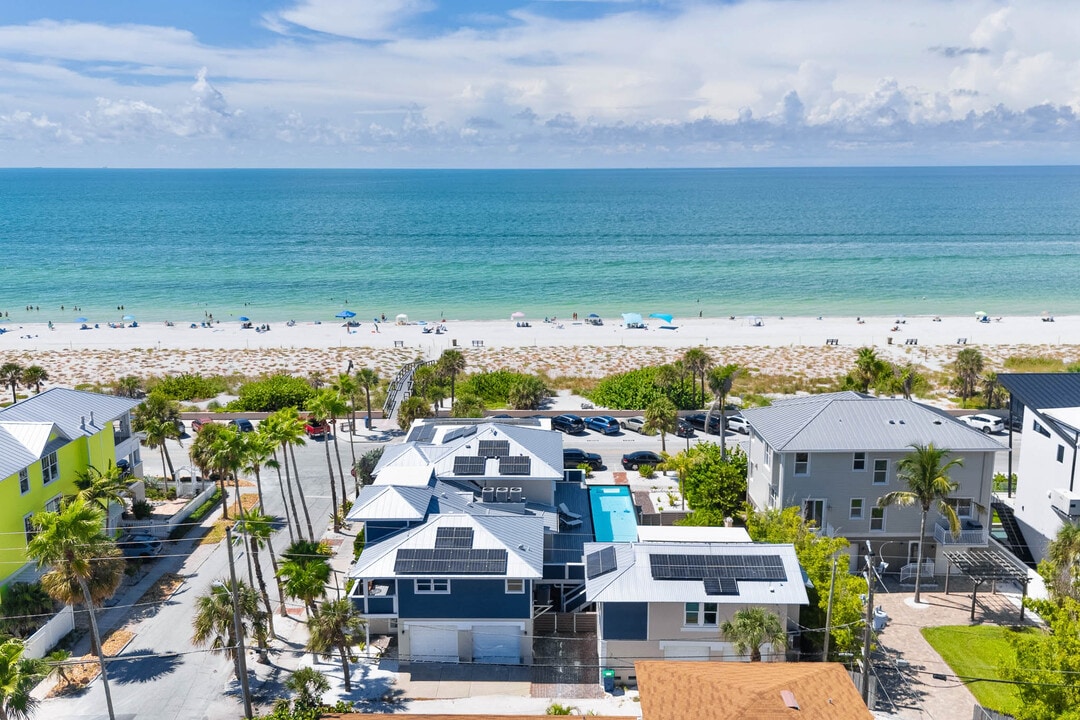 113-112 12th Ave in St Pete Beach, FL - Building Photo