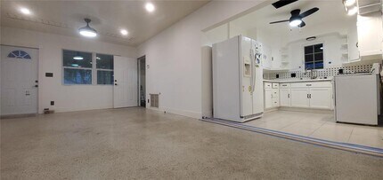 2459 Jackson St in Hollywood, FL - Building Photo - Building Photo