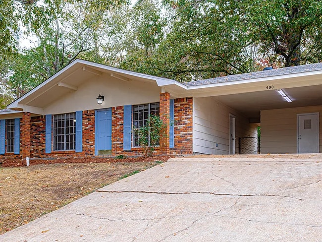 400 Oakhill Cir in Clinton, MS - Building Photo - Building Photo