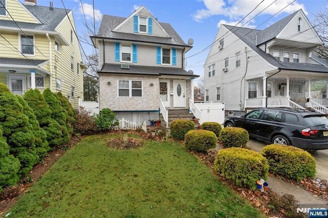 53 Poplar Ave in Hackensack, NJ - Foto de edificio - Building Photo