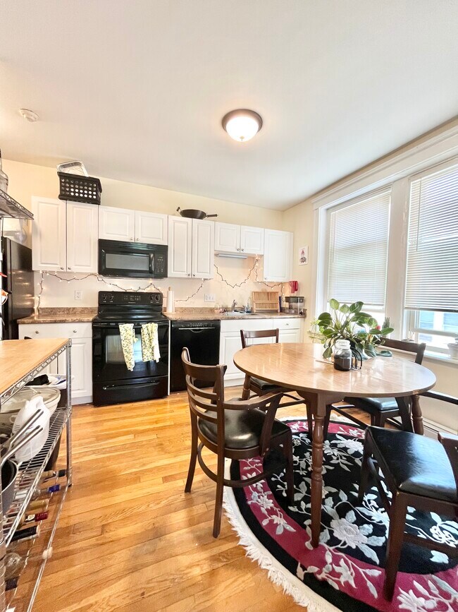 28 Ransom Rd, Unit 5 in Boston, MA - Building Photo - Building Photo