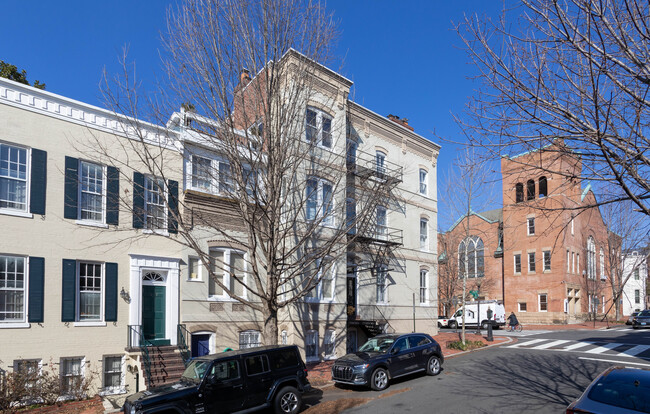 3100 N St NW in Washington, DC - Foto de edificio - Building Photo