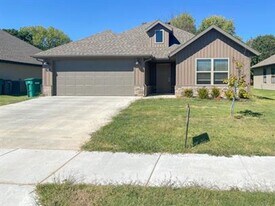 505 E Wire Ridge Dr in Rogers, AR - Building Photo