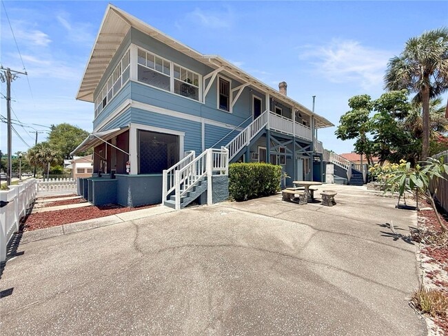 property at 471 9th Ave N