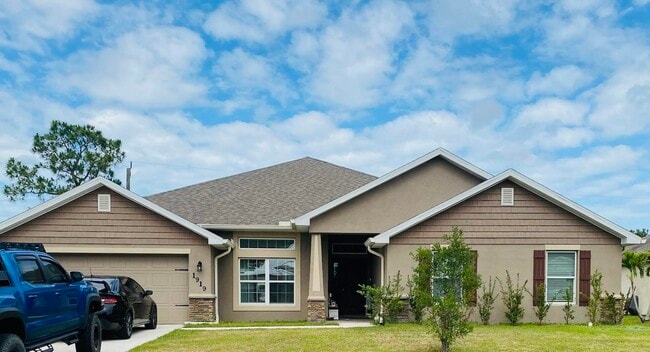 1919 SW Sylvester Ln in Port St. Lucie, FL - Building Photo - Building Photo