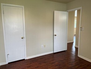 274 S Beck Rd in Lindenhurst, IL - Building Photo - Building Photo
