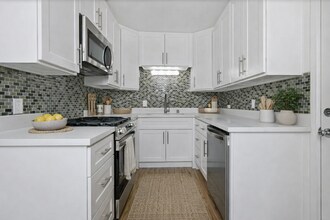 340 College Ave, Unit 340 in Santa Rosa, CA - Foto de edificio - Building Photo