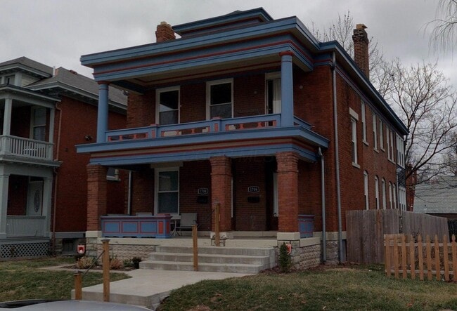 property at 1704 Oak St