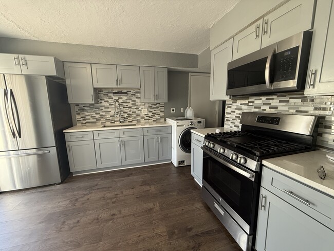 185 Rita Ct in Bartlett, IL - Building Photo - Building Photo
