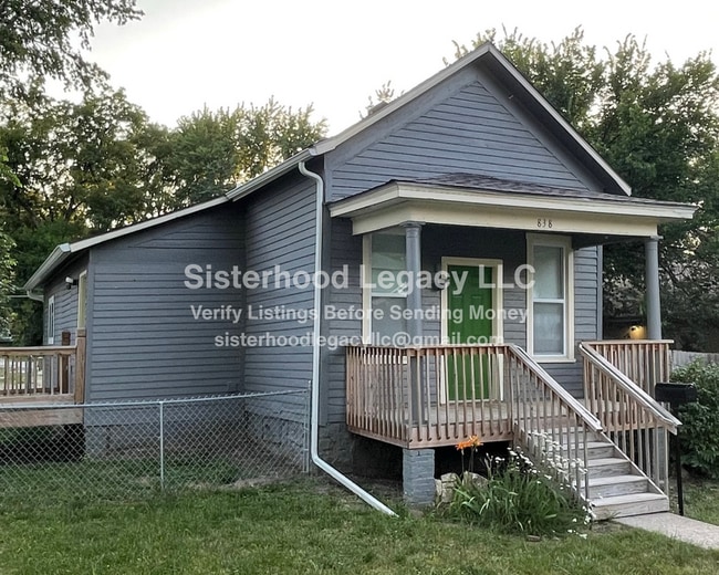 property at 838 S Oak St