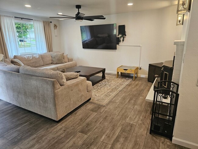 729 Oakcrest St SE in Olympia, WA - Building Photo - Building Photo