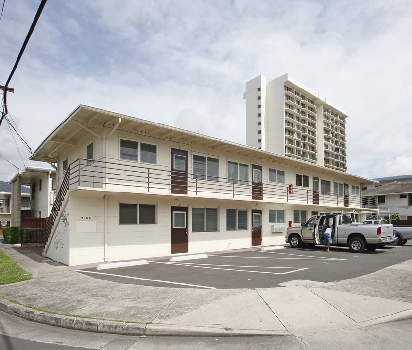 2106 Waiola St in Honolulu, HI - Building Photo