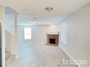 210 Vivian Dr in Waxahachie, TX - Building Photo - Building Photo