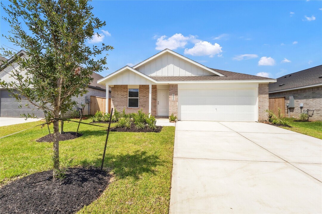 26810 Nightingale Songs Dr in Park Row, TX - Building Photo