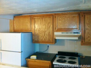 33 Lancaster Terrace in Brookline, MA - Foto de edificio - Building Photo