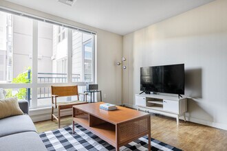 215 10th Ave E in Seattle, WA - Building Photo - Building Photo