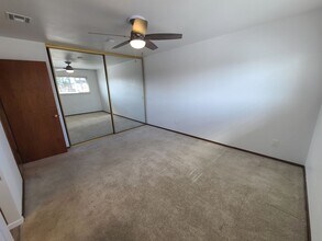 5452 Via Aquario in San Diego, CA - Foto de edificio - Building Photo