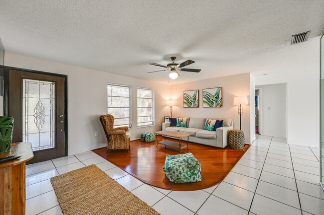 4261 Pearl Harbor Dr