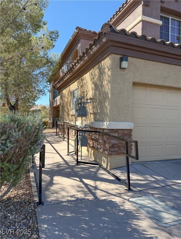 6868 Sky Pointe Dr in Las Vegas, NV - Building Photo - Building Photo