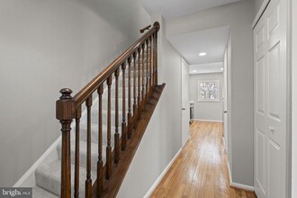 941 Sherwood Ct in Sterling, VA - Building Photo - Building Photo