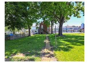 575 Baltimore St in Hanover, PA - Foto de edificio - Building Photo