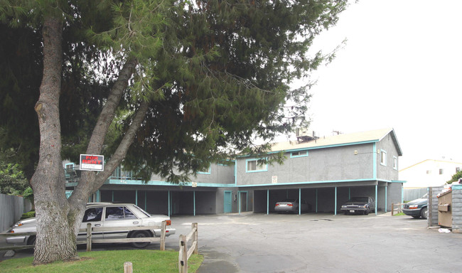 854 E Deodar St in Ontario, CA - Foto de edificio - Building Photo