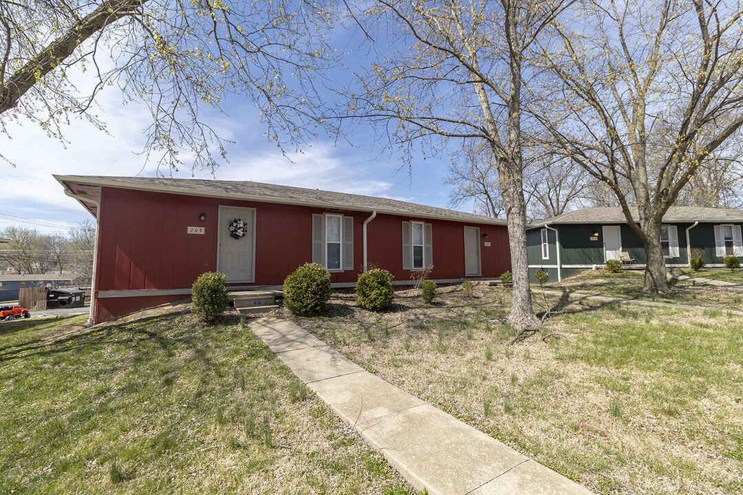 205 Wheaton Ct in Columbia, MO - Foto de edificio