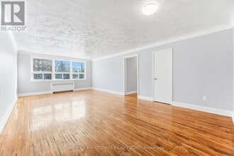 1031 Churchill Ave in Oakville, ON - Building Photo - Building Photo