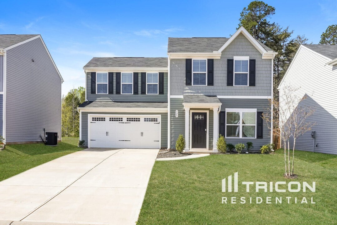523 Heavenly Days St in Inman, SC - Building Photo