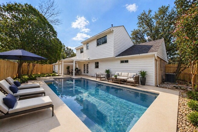 property at 20206 Lake Sherwood Dr