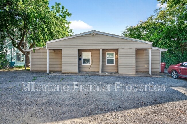 property at 816 S Crockett St