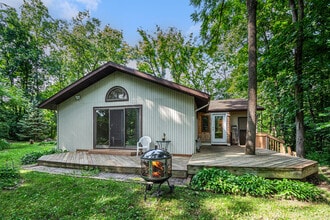 423 Tamarack Dr in Saline, MI - Building Photo - Building Photo