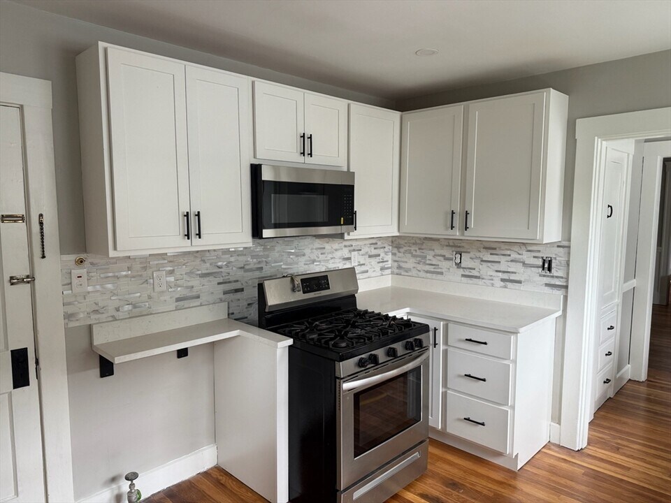 19 Jonathan St in Belmont, MA - Building Photo