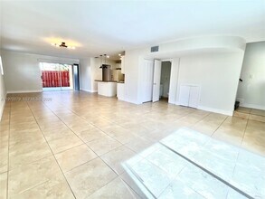 13725 SW 84th St in Miami, FL - Building Photo - Building Photo