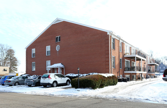 Maple South in Canton, OH - Foto de edificio - Building Photo