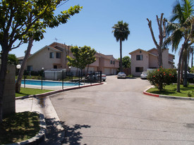 13462 Garden Grove Blvd Apartamentos