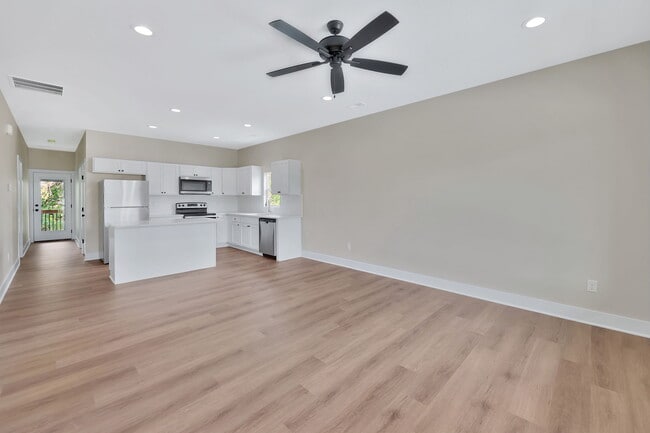 311 Turnpike Rd in Andover, KS - Building Photo - Building Photo