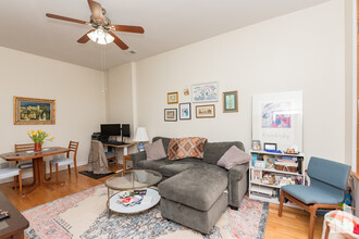 2702 W Thomas St in Chicago, IL - Building Photo - Building Photo