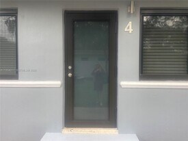 790 NE 122nd St in North Miami, FL - Building Photo