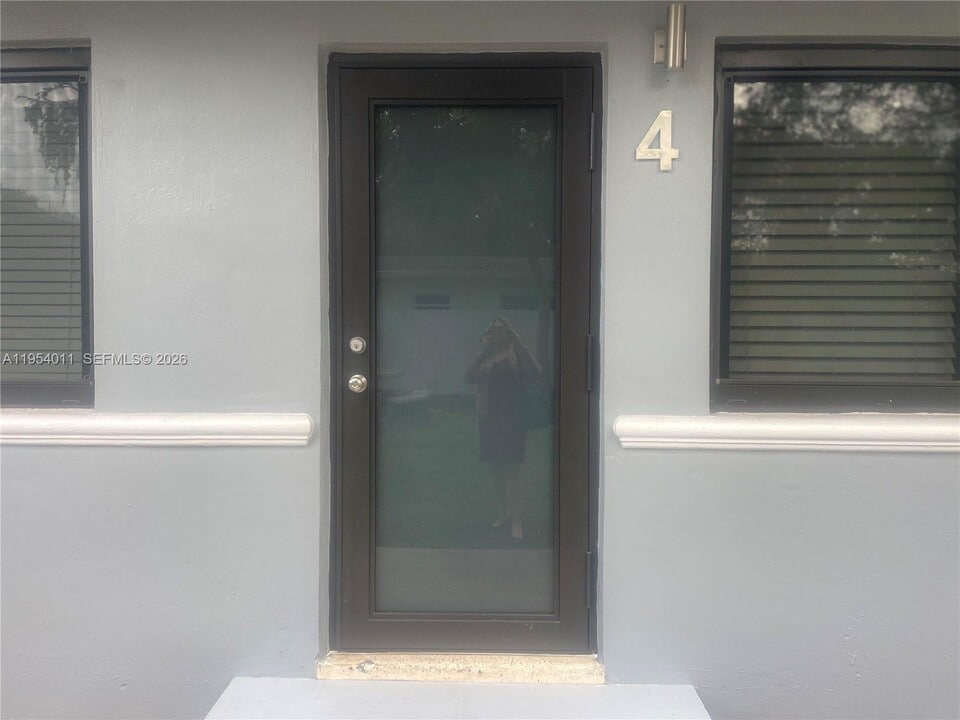 790 NE 122nd St in North Miami, FL - Foto de edificio