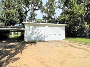 1045 Sharp St in Bridge City, TX - Building Photo - Building Photo